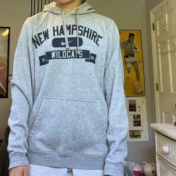 Women’s UNH Nike Hoodie - Picture 2 of 4